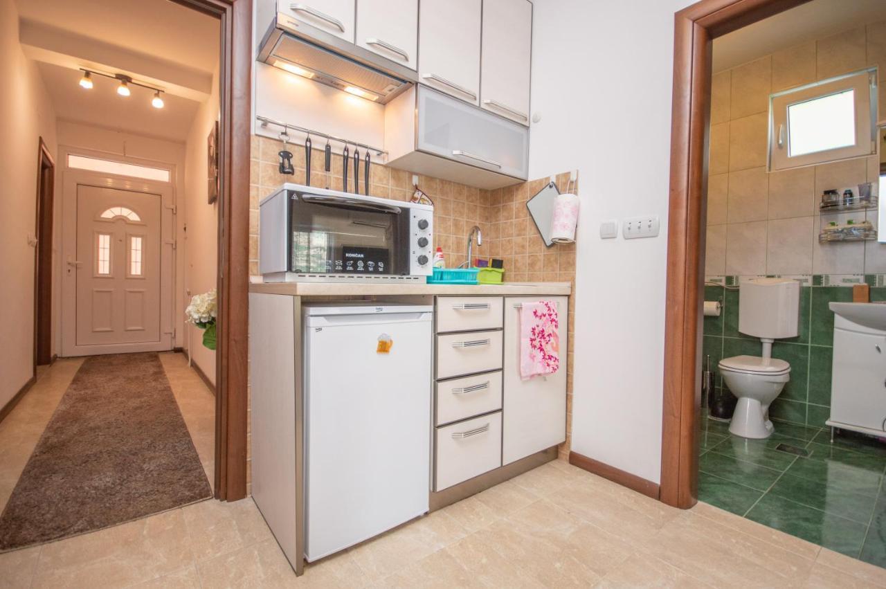 Apartmani Mrsic ريسان المظهر الخارجي الصورة